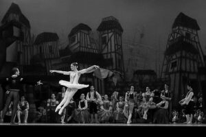 cropped-theaterbw.jpg